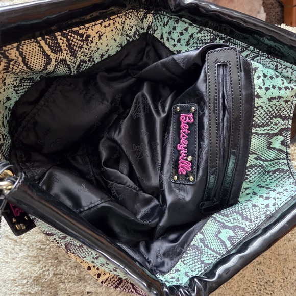 Betseyville Womens Multi-Color Animal Print Handbag **Very Good Condition ** - Picture 3 of 3